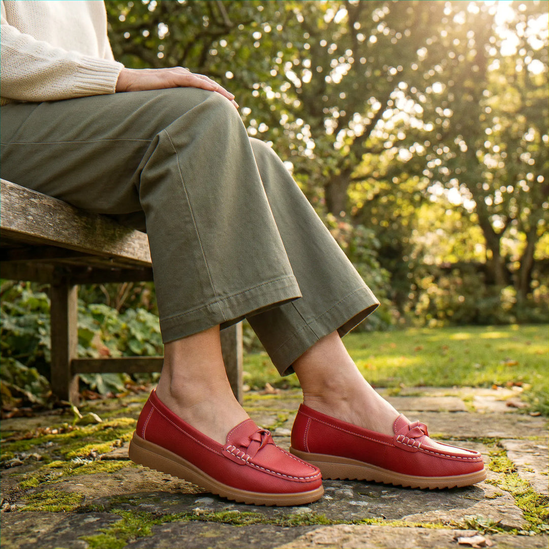 Casual wide fit women's slip-on loafers, orthopedic, with excellent arch support.