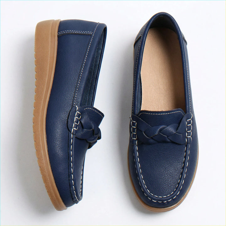 Slip-on women's walking shoes, wide fit, arch support, orthopedic comfort.