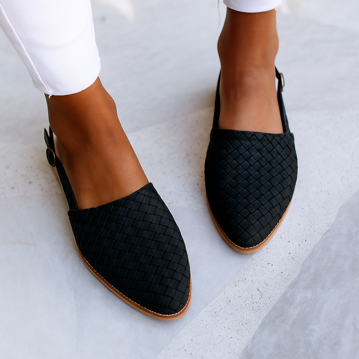 Women's spring summer woven mules, closed toe flat sandals, perfect for casual and chic outfits.